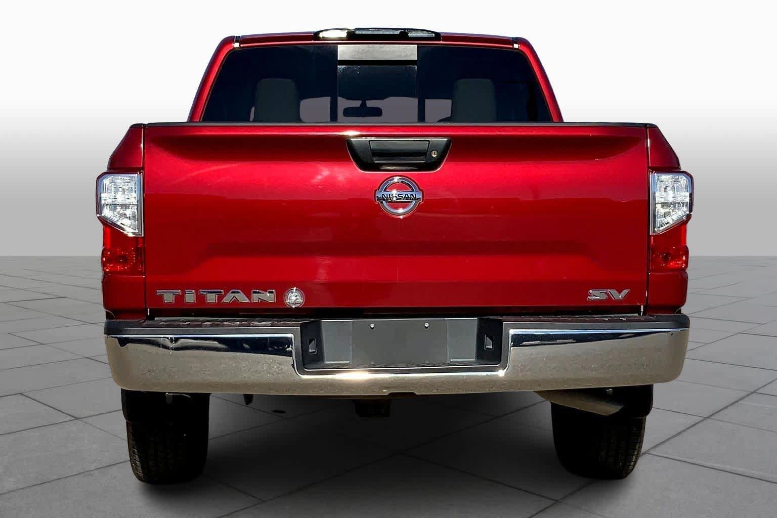 Used 2017 Nissan Titan SV RWD image 5