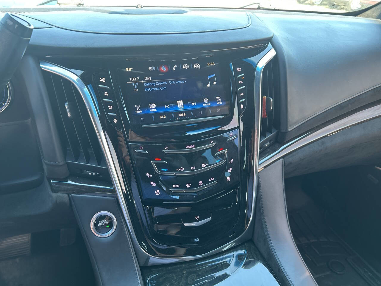 Used 2016 Cadillac Escalade Platinum image 28