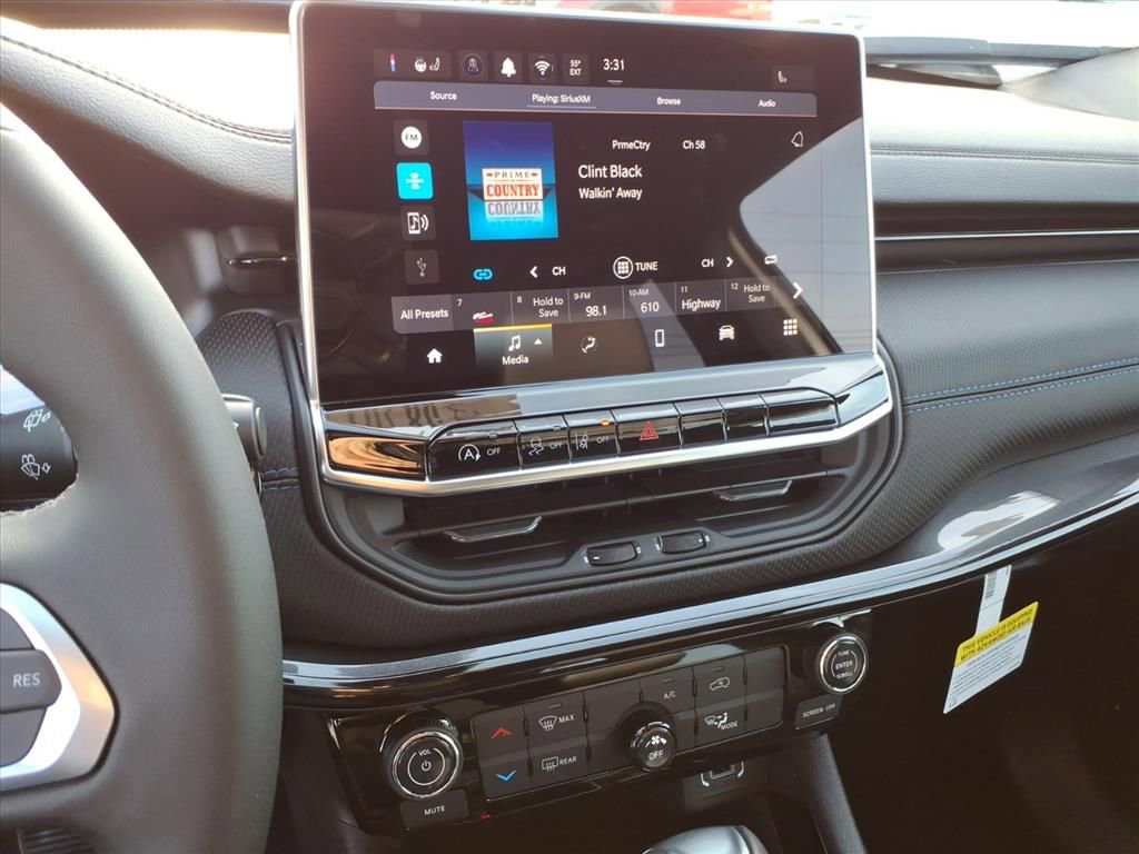 New 2026 Jeep Compass Latitude image 22