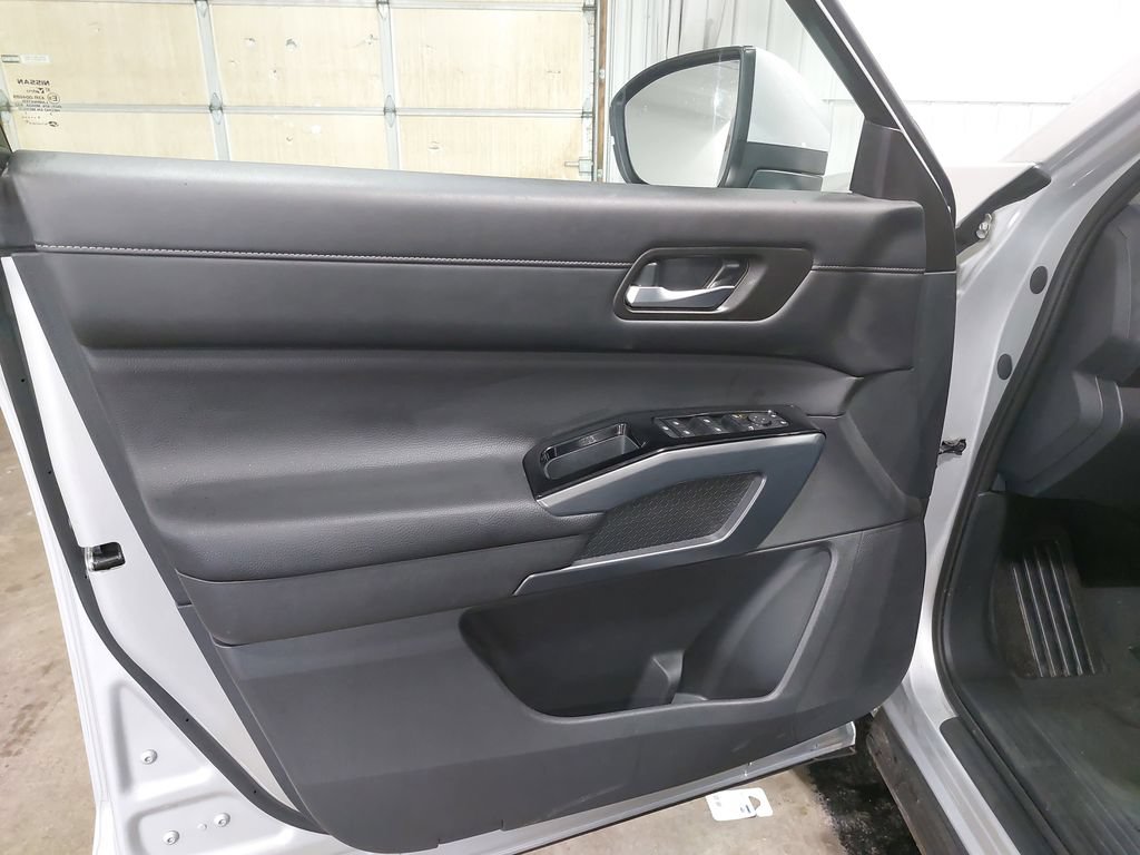 Certified 2024 Nissan Pathfinder SL AWD/4WD image 28