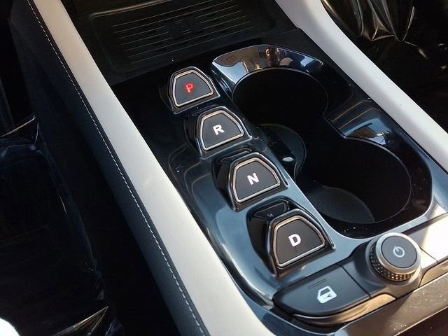 Used 2023 VinFast VF 8 Plus image 18