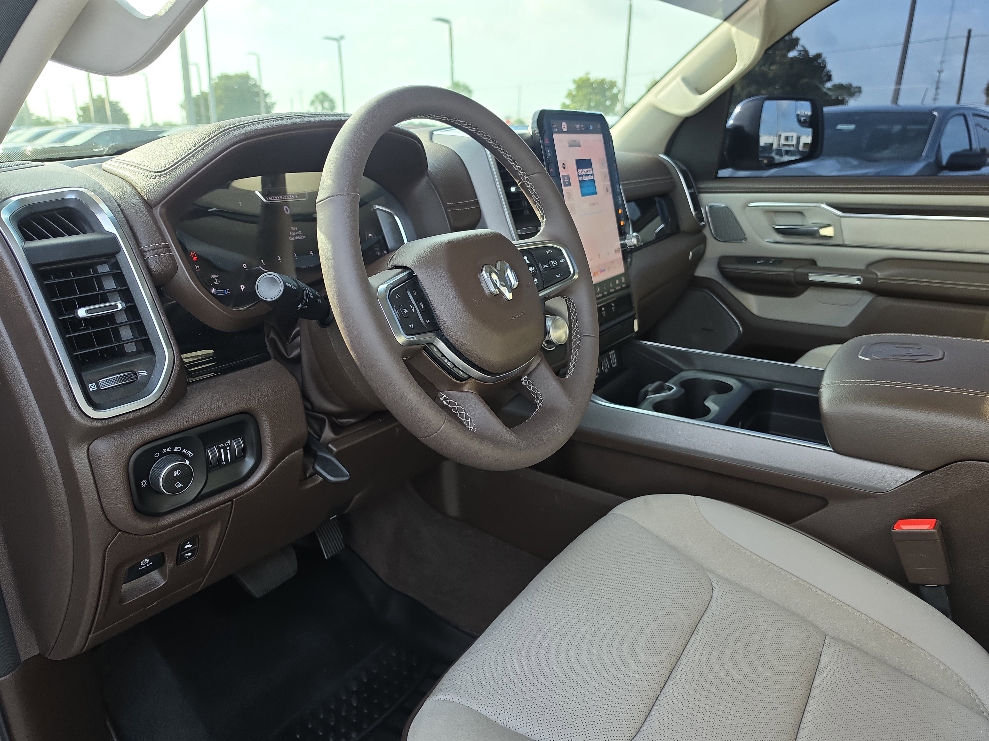 Used 2025 RAM 1500 Laramie AWD/4WD image 14