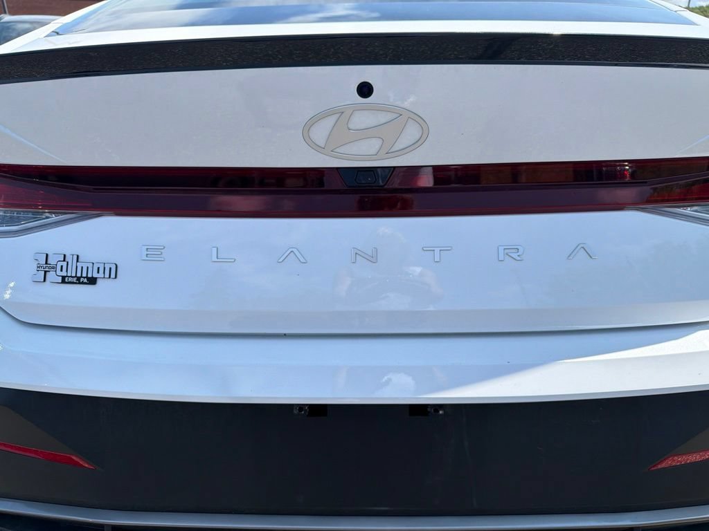 Certified 2025 Hyundai Elantra Sport FWD image 10