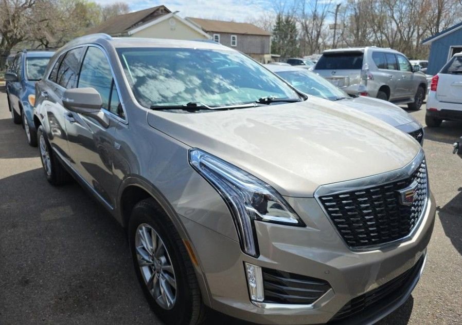 Used 2023 Cadillac XT5 Premium Luxury AWD/4WD image 2