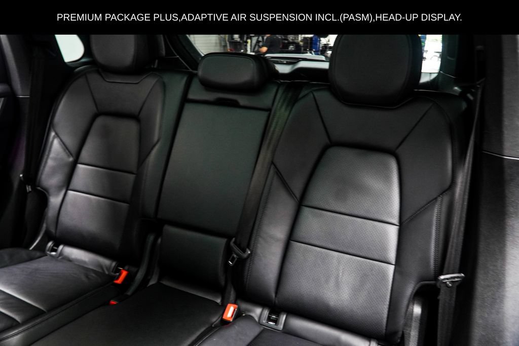 Used 2024 Porsche Cayenne AWD/4WD image 43
