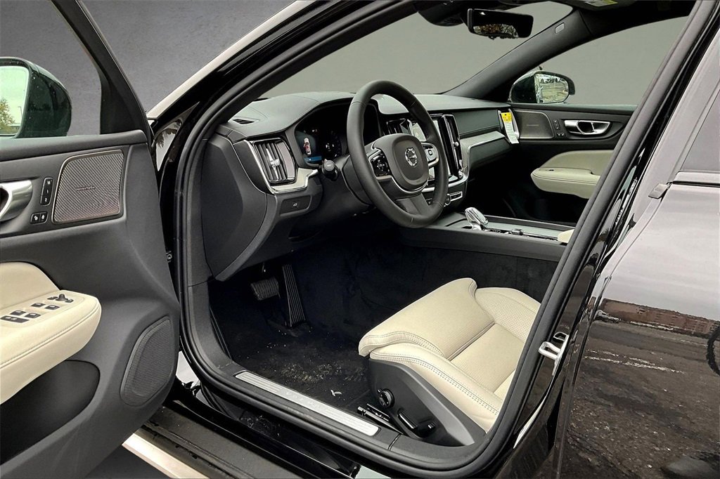 New 2026 Volvo V60 B5 Cross Country Ultra w/ Protection Package Premier image 7