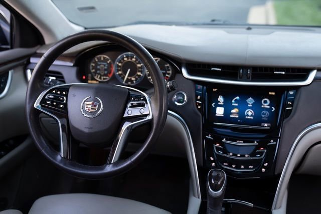 Used 2013 Cadillac XTS Platinum image 24