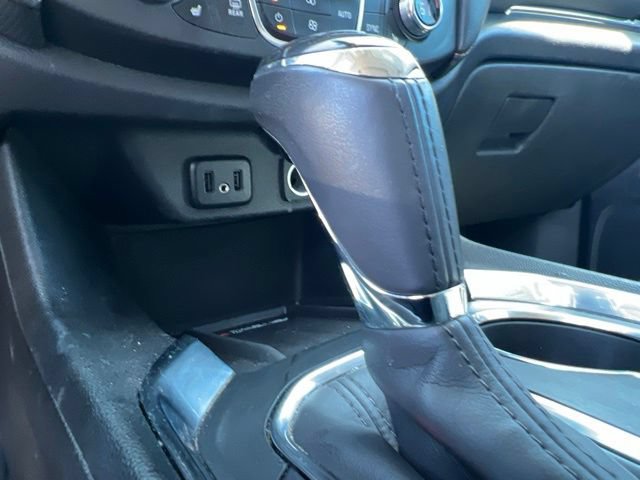 Used 2019 Chevrolet Traverse Premier w/ Driver Confidence II Package FWD image 23