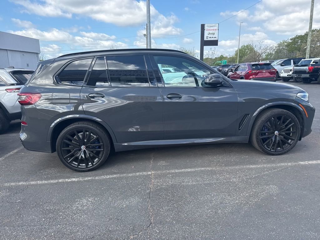 Used 2022 BMW X5 M50i w/ Premium Package image 4