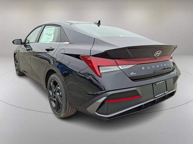 New 2026 Hyundai Elantra SEL Sport Premium FWD image 5