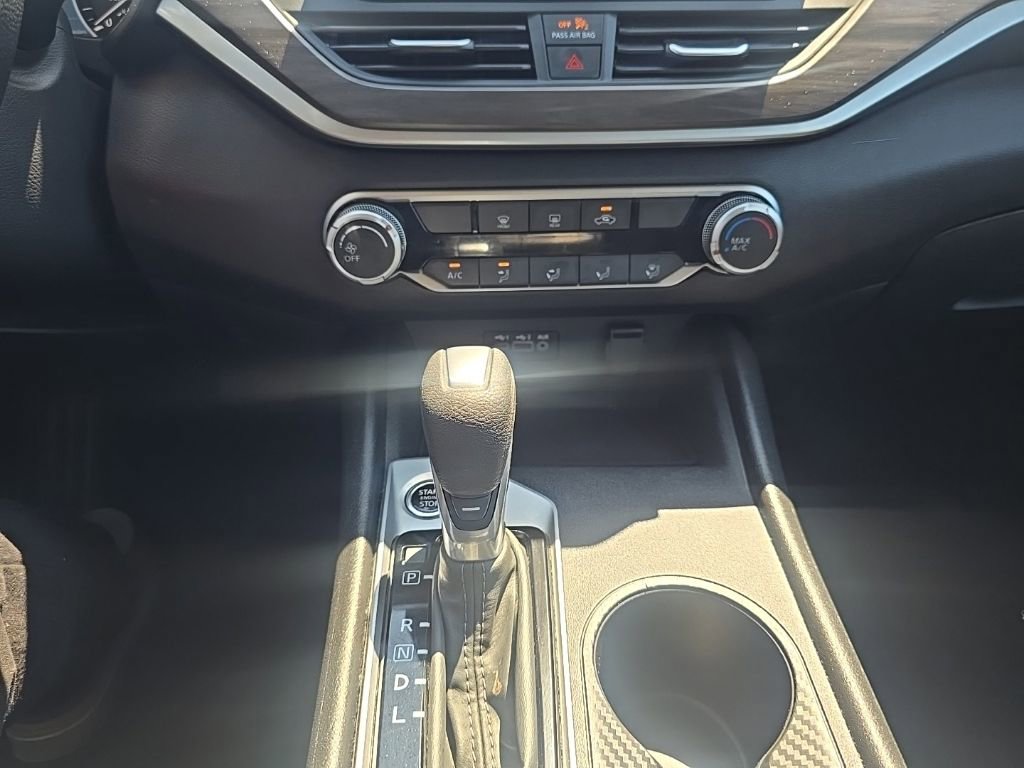 Used 2025 Nissan Altima 2.5 SV FWD image 15