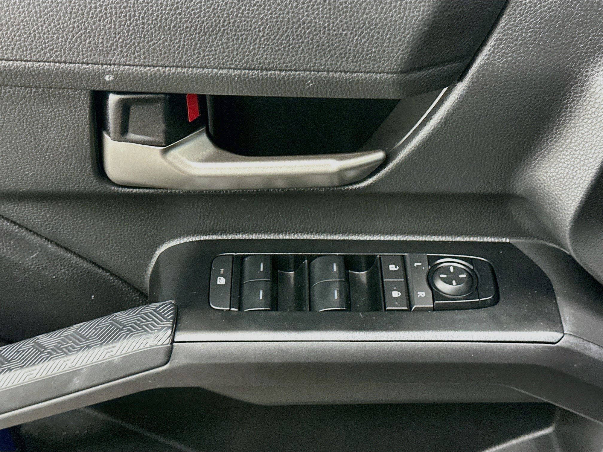 Used 2025 Toyota Tacoma TRD Off-Road AWD/4WD image 15