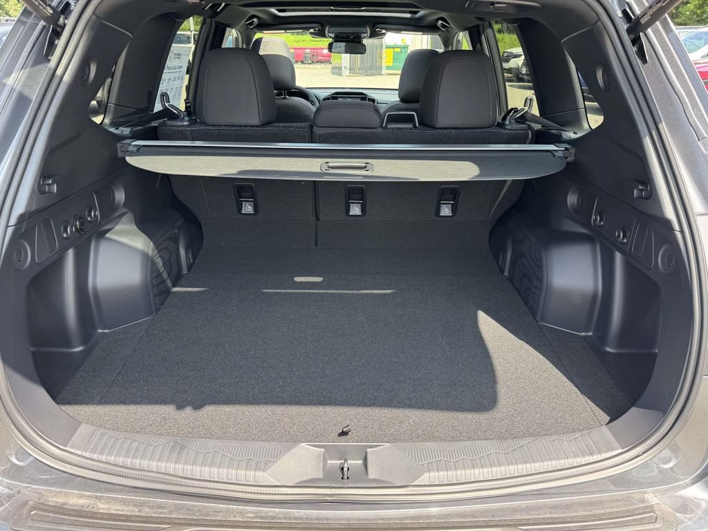 New 2026 Subaru Forester Premium AWD/4WD image 9