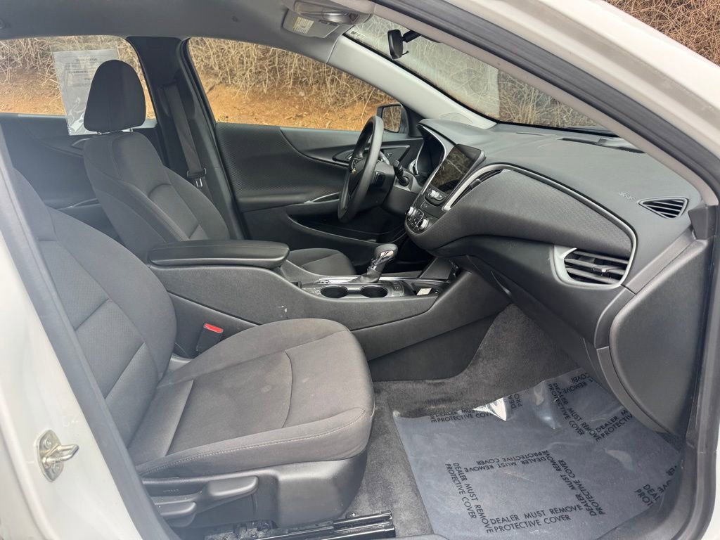 Used 2024 Chevrolet Malibu LT image 10