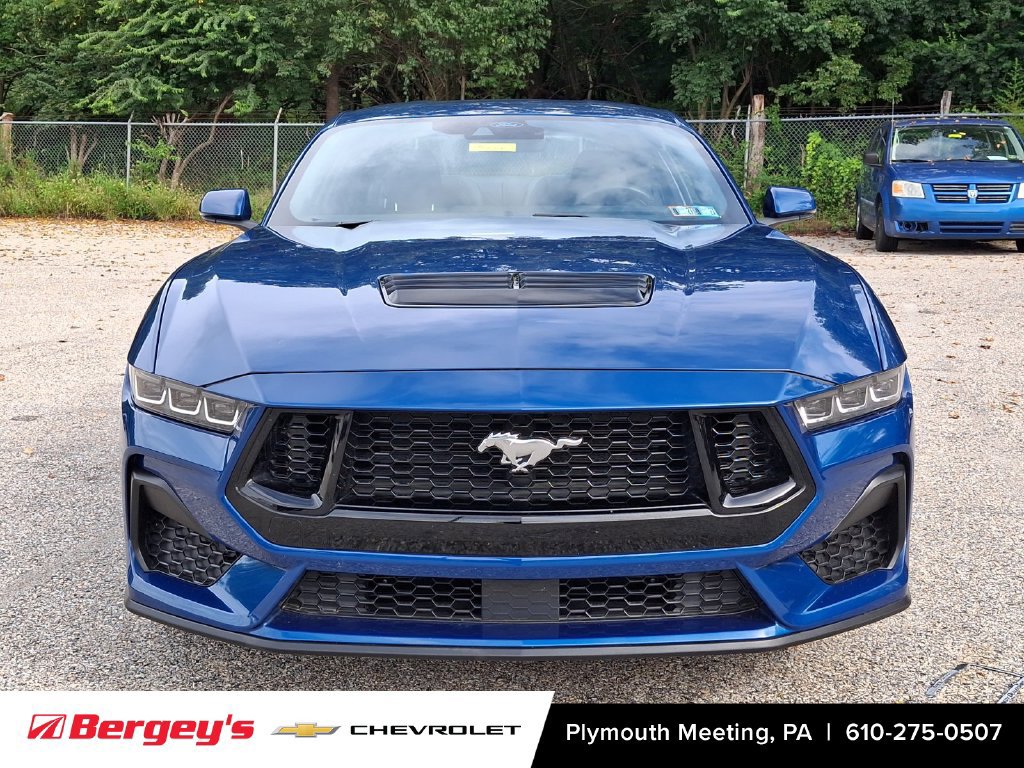 Used 2024 Ford Mustang GT Premium RWD image 3