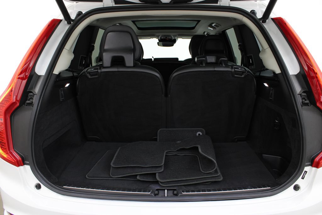 Used 2022 Volvo XC90 T5 Momentum FWD image 33