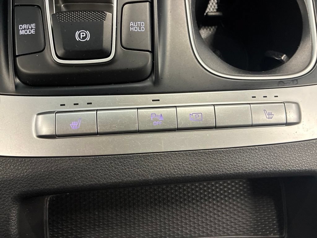 Certified 2024 Kia Carnival LX FWD image 32