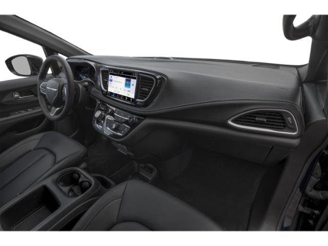 Used 2025 Chrysler Pacifica Select w/ Uconnect Theater Family Group image 14