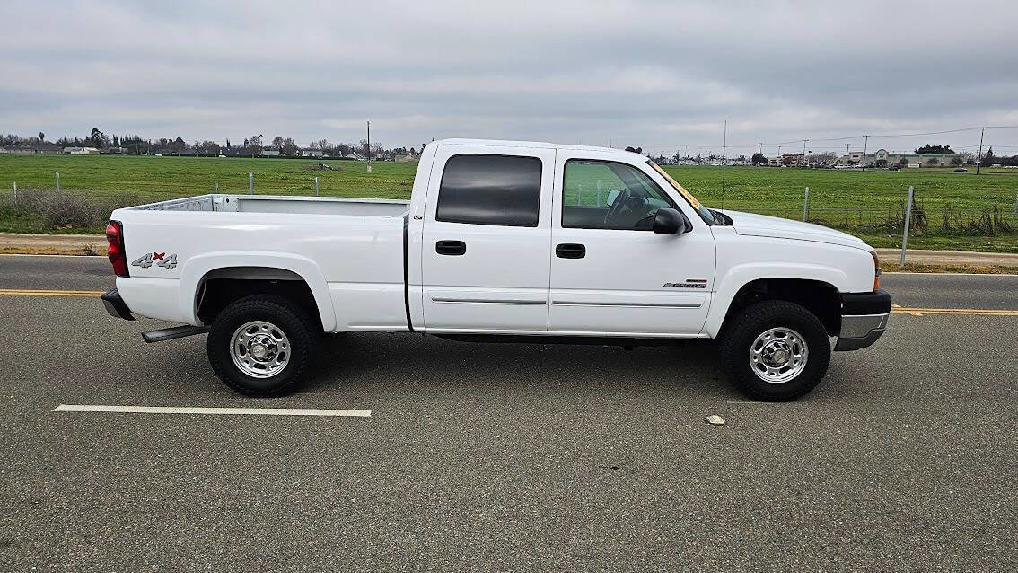 Used 2004 Chevrolet Silverado 2500 LT w/ Skid Plate Package image 4