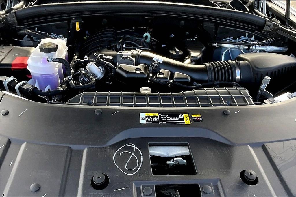 New 2025 Jeep Grand Cherokee 4WD image 11