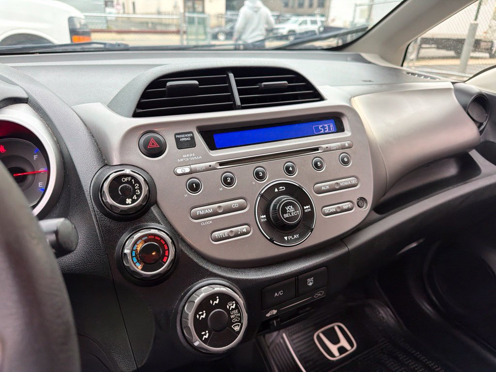 Used 2013 Honda Fit image 30