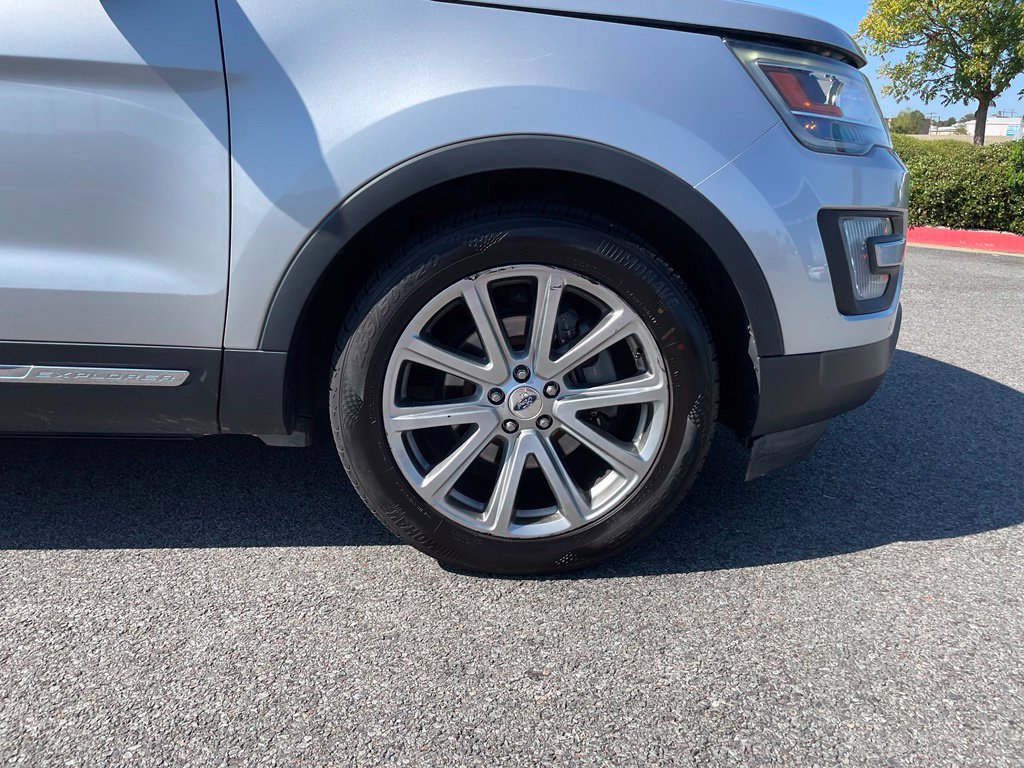 Used 2017 Ford Explorer Limited FWD image 31