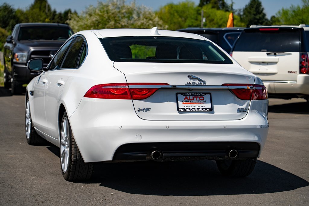 Used 2018 Jaguar XF Prestige image 11