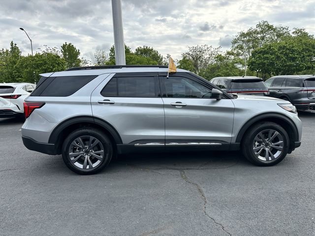 Certified 2025 Ford Explorer Active w/ Active Comfort Package AWD/4WD image 4