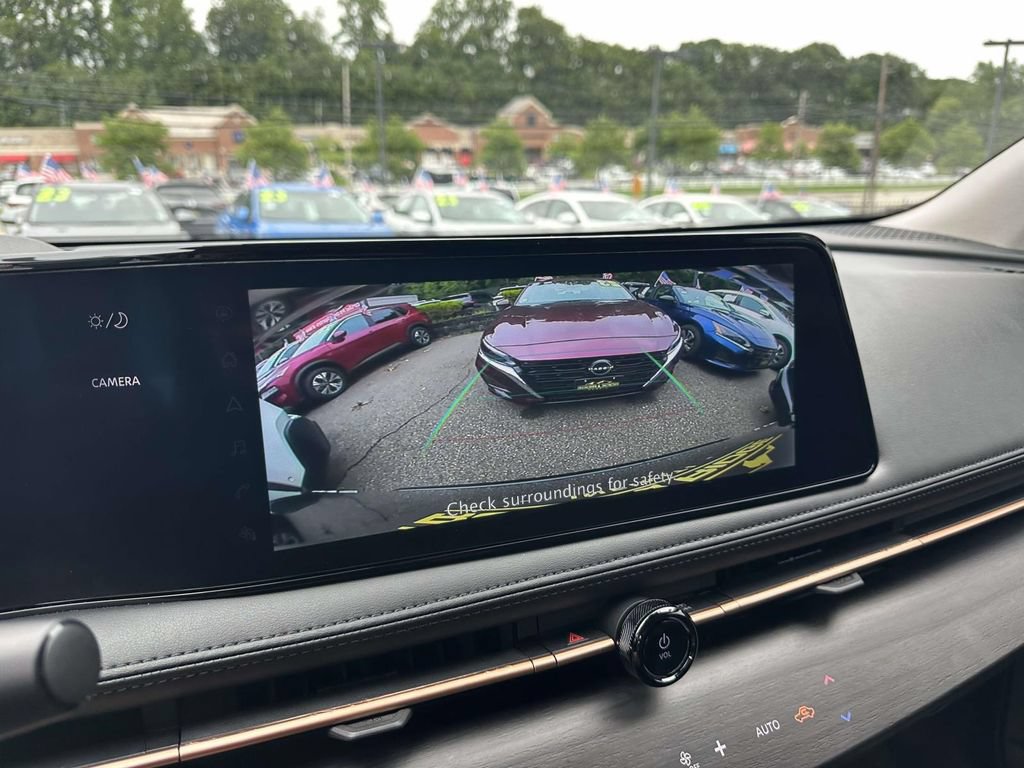Used 2024 Nissan Ariya AWD image 21