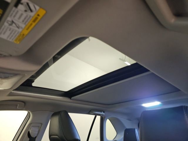 Used 2020 Toyota RAV4 Limited image 28