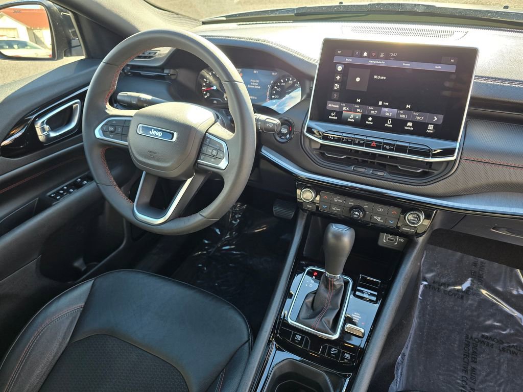 Used 2024 Jeep Compass Trailhawk image 11