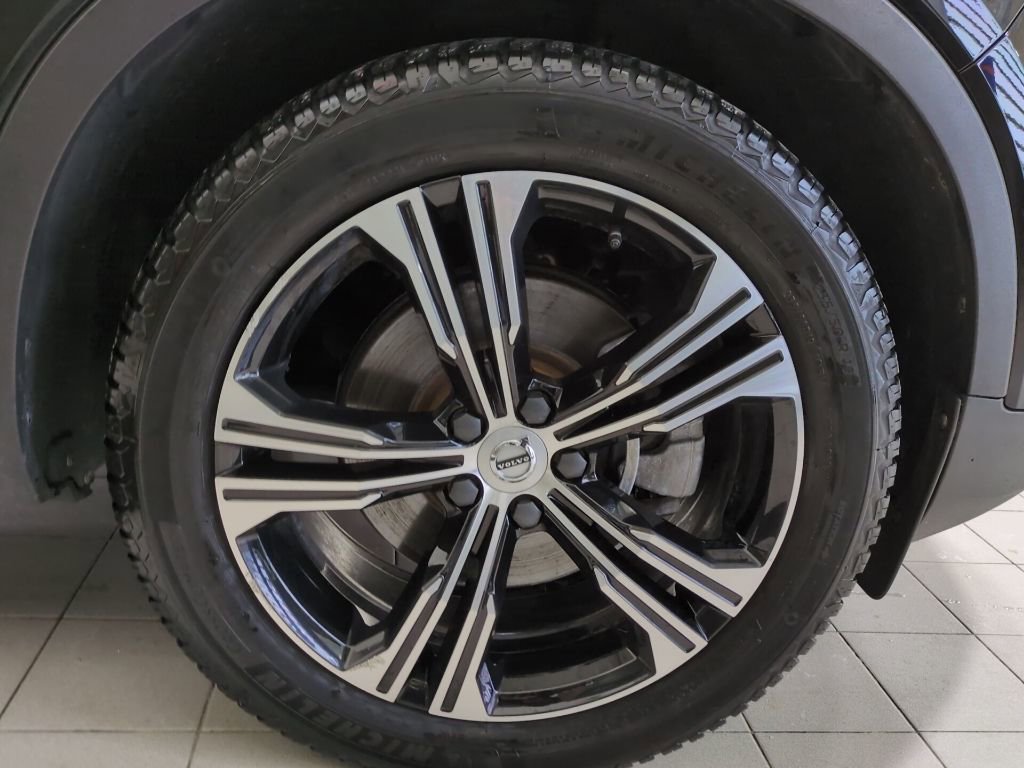 Used 2021 Volvo XC40 T5 Inscription image 24