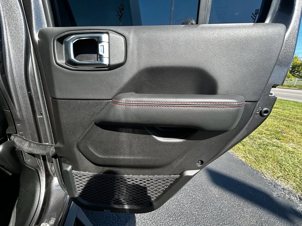 Used 2024 Jeep Gladiator Rubicon image 13