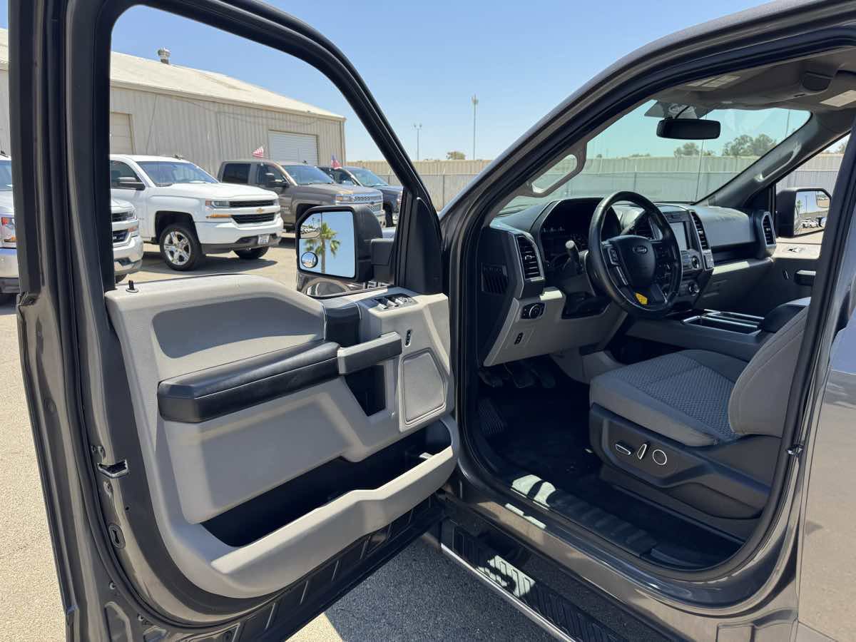 Used 2017 Ford F150 XLT w/ Equipment Group 302A Luxury image 24