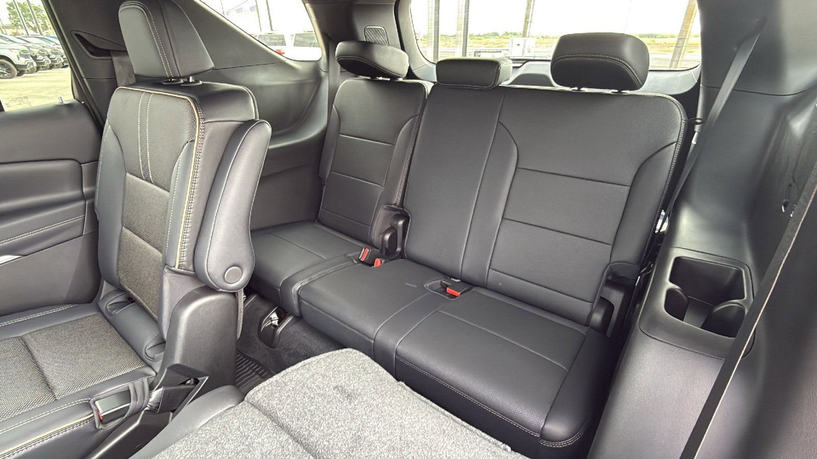 New 2026 Chevrolet Traverse High Country w/ LPO, Floor Liner Package image 15
