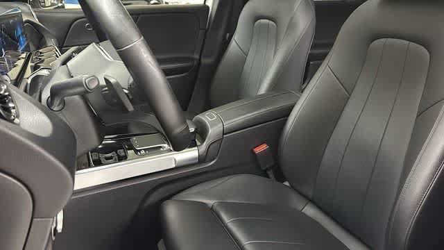 Used 2022 Mercedes-Benz GLB 250 4MATIC image 26