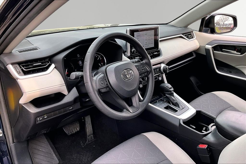 Used 2025 Toyota RAV4 XLE w/ Convenience Package image 14