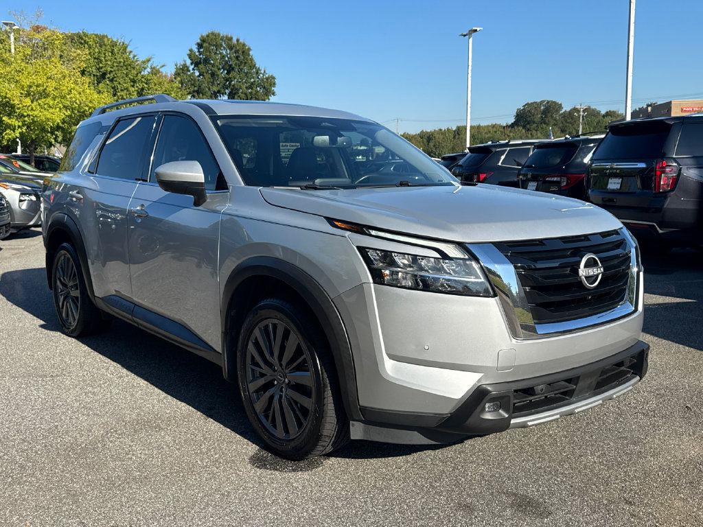 Used 2022 Nissan Pathfinder SL w/ SL Premium Package AWD/4WD image 4