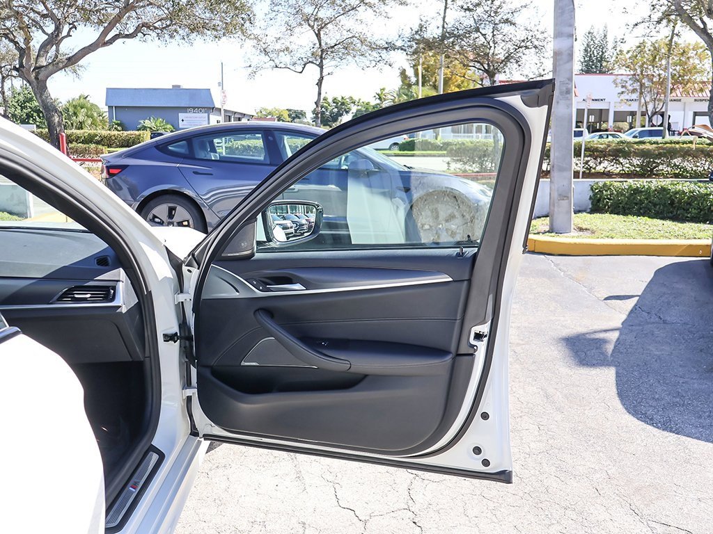 Used 2023 BMW 540i w/ M Sport Package image 26