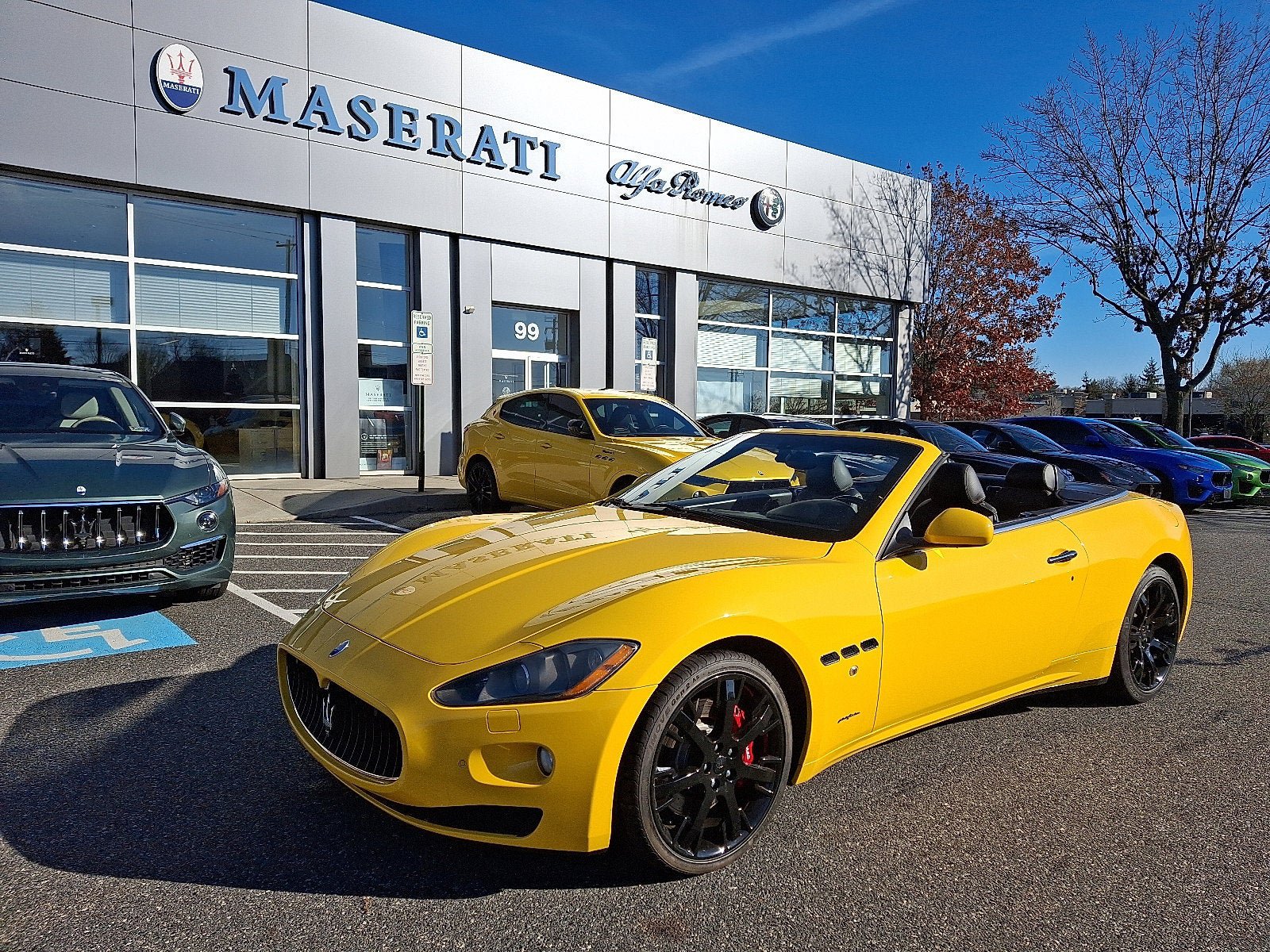 Used 2011 Maserati GranTurismo Convertible RWD video 1