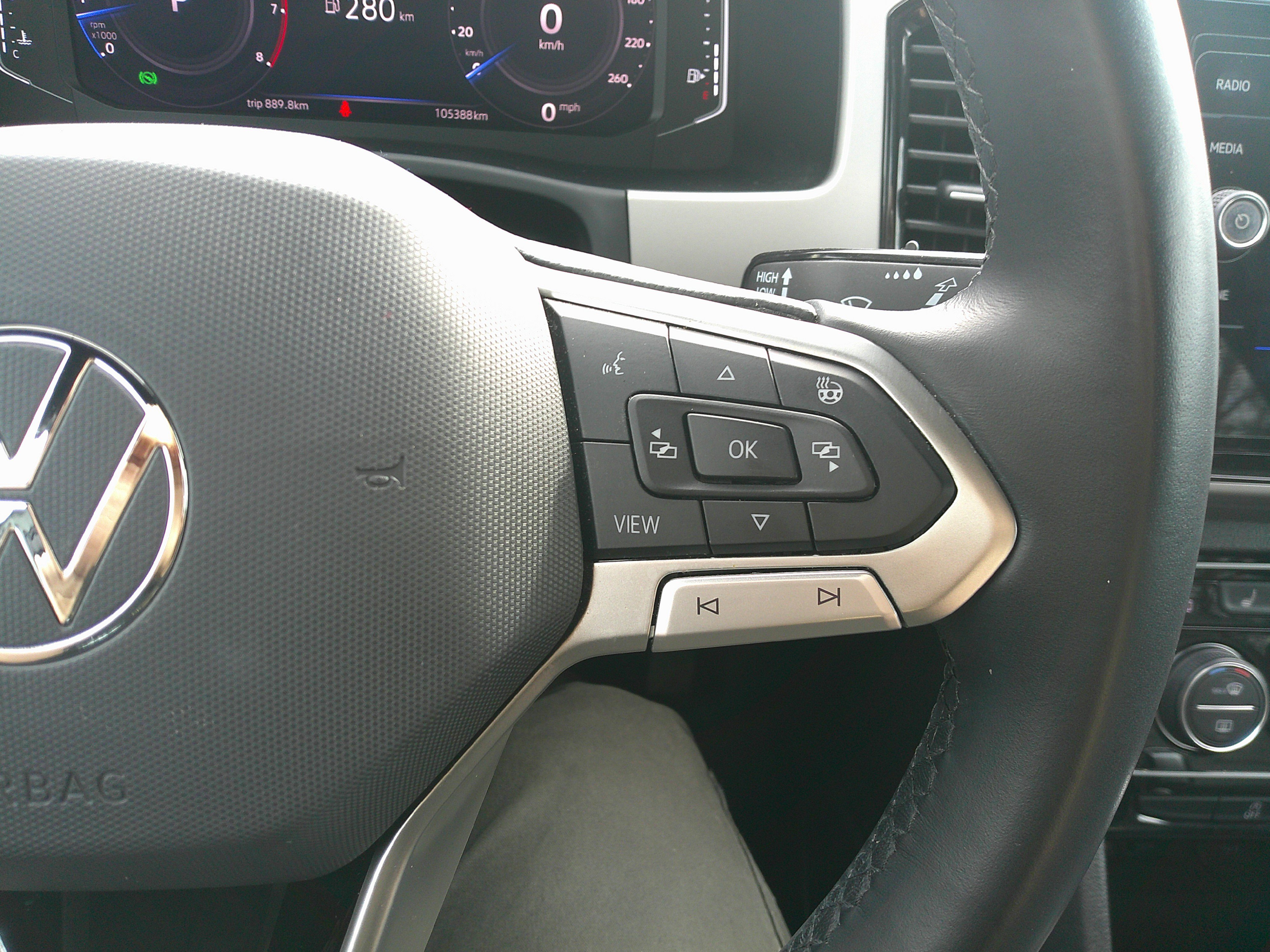 Used 2020 Volkswagen Atlas Cross Sport SEL Premium image 20