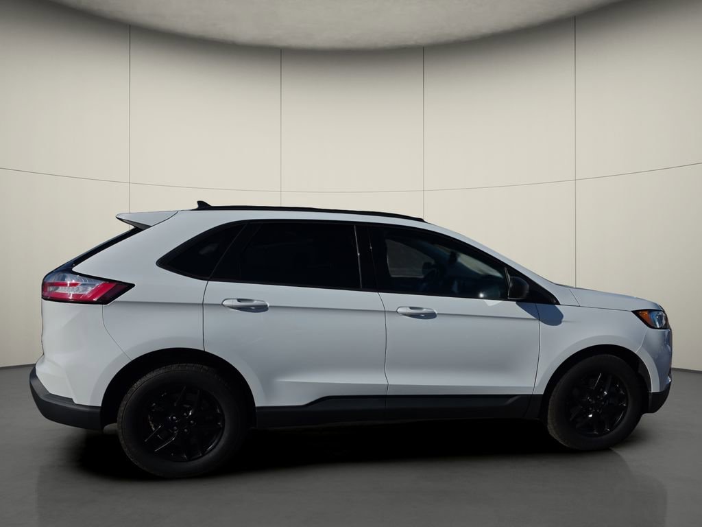 Used 2022 Ford Edge SE image 10