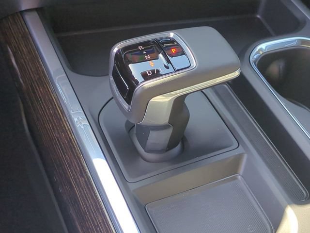 New 2026 GMC Sierra 1500 Elevation w/ LPO, Elevation Black Package AWD/4WD image 17