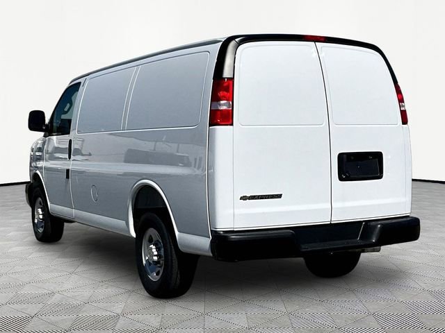 New 2026 Chevrolet Express 2500 RWD image 4