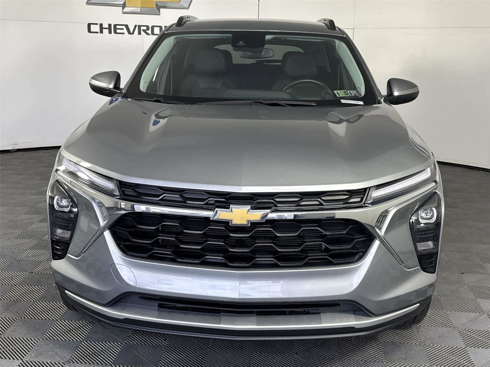Certified 2024 Chevrolet Trax LT w/ Driver Confidence Package image 8
