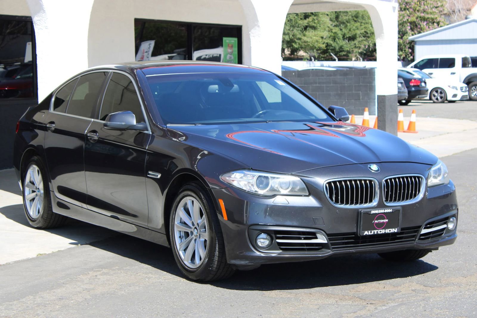 Used 2016 BMW 528i Sedan image 2