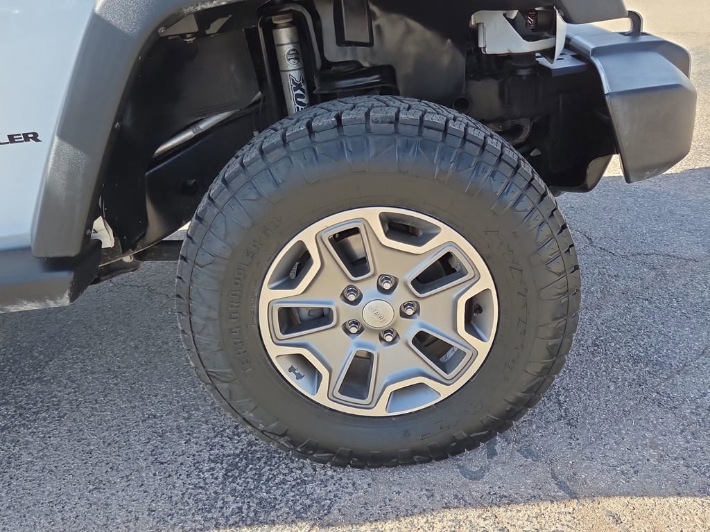 Used 2015 Jeep Wrangler Rubicon w/ Power Convenience Group image 7