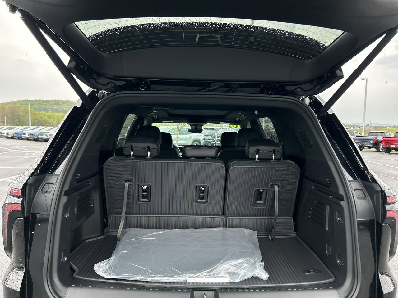 New 2026 Chevrolet Traverse LT w/ Sun and Wheel Package AWD/4WD image 18