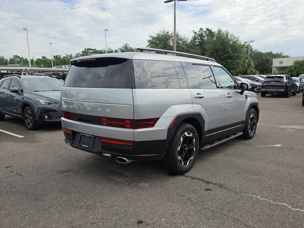 Used 2025 Hyundai Santa Fe SEL FWD image 8