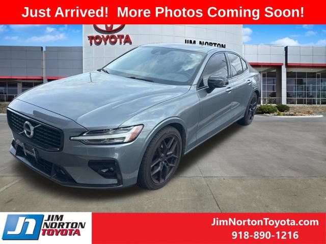 Used 2021 Volvo S60 T5 Momentum w/ Premium Package AWD/4WD image 3